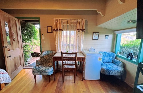 Lakes Entrance Bed & Breakfast | The Goat and Goose B&B