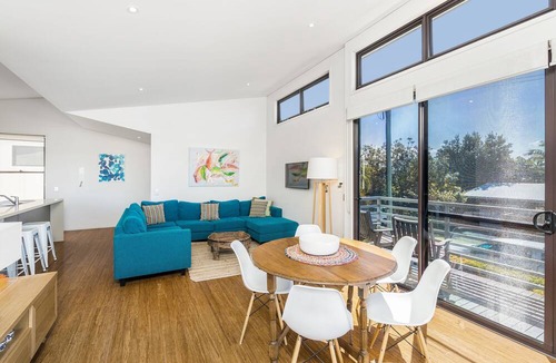North Creek House | A PERFECT STAY - Sandy Feet