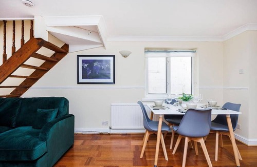 Glenmore Park Bed & Breakfast | Comfortable 2-bedroom house