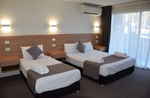 Queanbeyan East Hotel | Rainbow Motel Queanbeyan