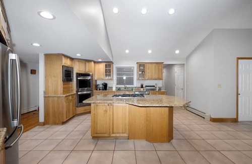 Town of Ramapo House | Spacious w/ Huge Yard, Pool, Fire Pit & Billiards