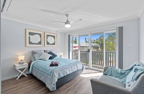 North Booval House | 3 Bedroom Modern Townhouse Ipswich