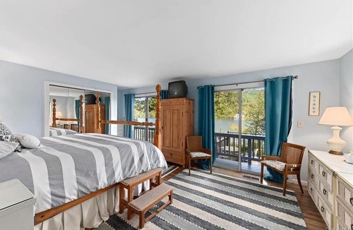 Lewisboro House | Charming 2.5 bedroom house with AC private beach front property on Lake Waccabuc