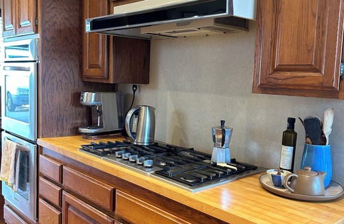 Downey House | Spacious 4-bedroom house in fabulous Downey with AC, WiFi. Close to Disneyland.