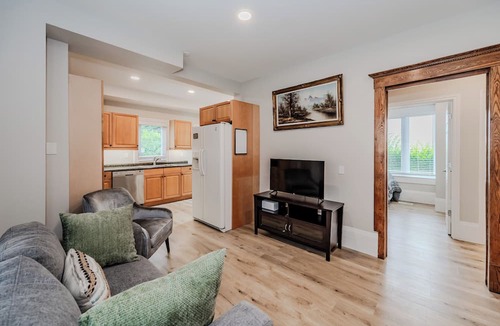 Cambridge Apartment | Charming Cambridge Retreat: Modern 2BR with Parking, Steps from Shops & Dining
