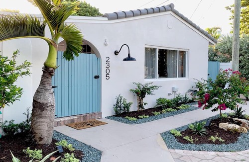 Lauderdale Beach House | Walk to Beach two Cottages Swimming Pool hot tub Surf and Sand Resldences