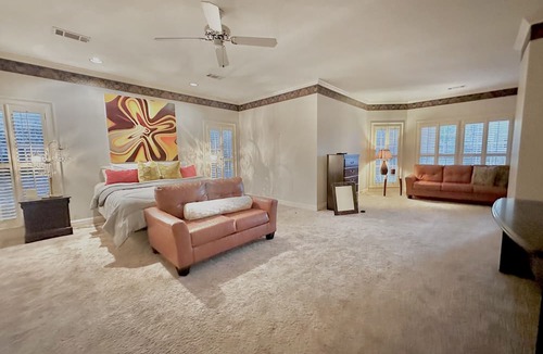 Gunter Afs House | Family & Pet Friendly Retreat
