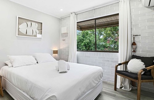 Traviston Apartment | Seagulls on Dudley