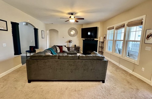 Aberdeen House | 4BR Getaway Close 2 US Open 2024