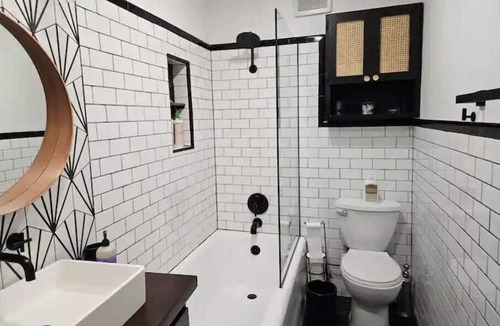 East Village Condo | Oceana's Luxury Beach Suite + Private Parking