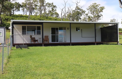 Cranley Cabin | Cosy Farm Stay. Minutes from Toowoomba Bypass