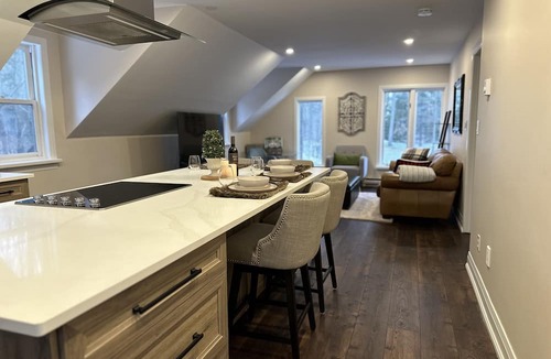 Milton Cottage | Beautiful Cozy Country Cottage 5 Minutes From 401 Guelph Line