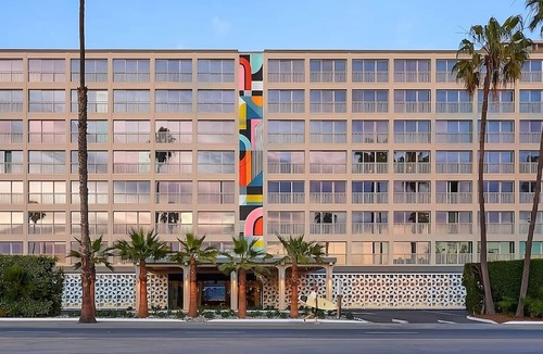 Downtown House | 3 Ocean View 2 Queens at Viceroy Santa Monica!