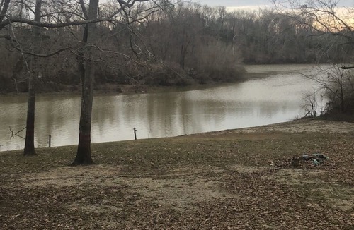 Gallion Cabin | Waterfront secluded cabin on Black Warrior river.