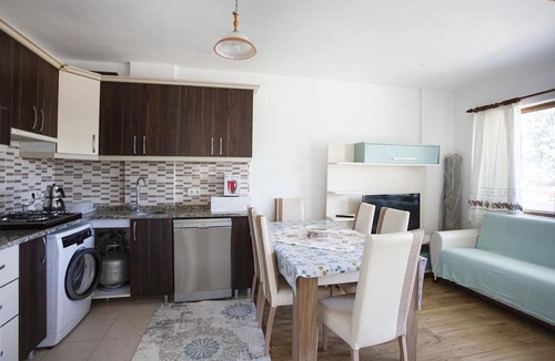 Palamutbuku Apartment | House w Balcony and Garden 1 min to Beach in Datca