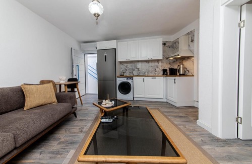 Bodrum City Center Apartment | Cozy Seaside Paradise 3 min to Beaches in Bodrum