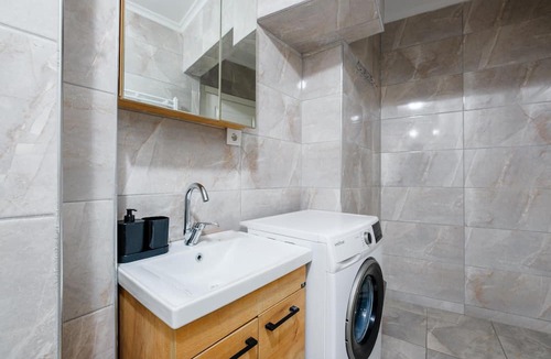 Osmangazi Apartment | Urban Flat with Balcony in Bursa