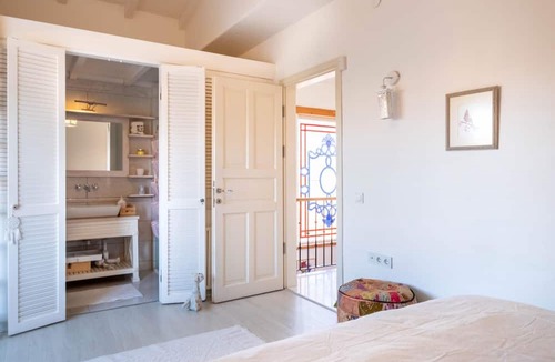 Hacımemis Villa | Luxury Duplex Villa w Pool and Garden in Alacati