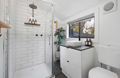 Ballarat East Cottage | Meet Maggie May, the cutest renovated 1850s miners cottage, close to attractions