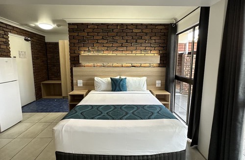 Slacks Creek Hotel | Logan City Motor Inn