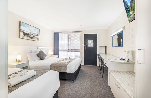 Bundaberg West Hotel | Acacia Motor Inn