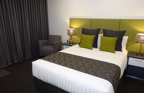 Mount Gambier Hotel | Golden Chain Tower Motor Inn