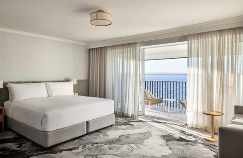 Toukley Hotel | The Beachcomber Hotel & Resort, an Ascend Collection Resort