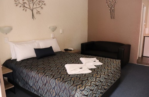 Bundaberg West Hotel | Bundaberg Spanish Motor Inn