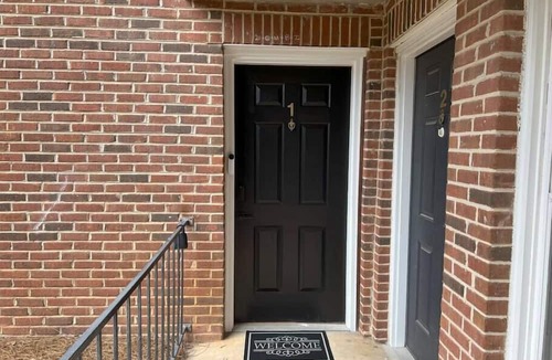 Auburn Condo | 2BR/2BA Renovated Condo under 1 mile to Toomers