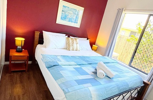 Pialba House | The Seahaven - Modern 4 Bedroom Family Home Close to Beach
