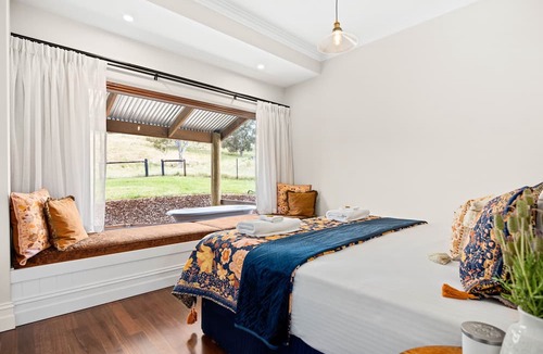 Dawesley Villa | Grandview Accommodation - Hideaway Huts