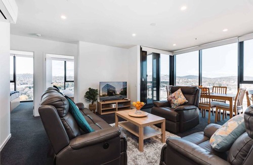 Phillip Apartment | Lovely Sunny 2-bedroom Apartment with Pool and Gym