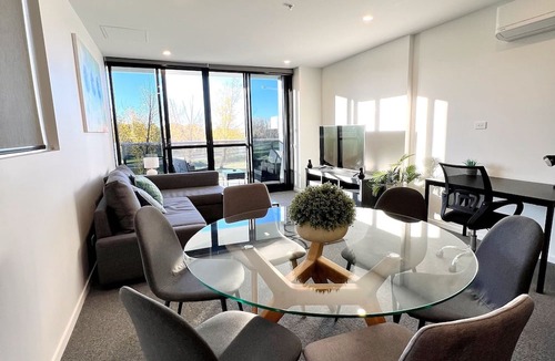 Phillip Apartment | Fab in Phillip - 2bd 2bth Apt