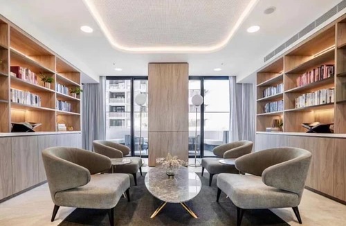 Glen Waverley Apartment | Modern Luxury 2 Bed, 2 Bath Apartment With Free Parking in Central Location