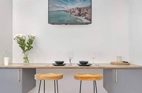 Bondi Beach Apartment | KozyGuru | Bondi Beach | Lovely Studio