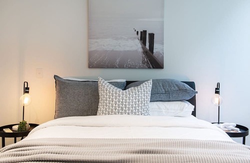 Mornington Apartment | Aqua Views of the bay in Mornington