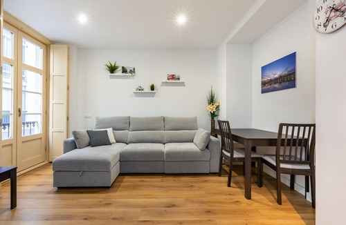 Ensanche Centro Apartment | Holiday Apartment ‘Soho Málaga’ in Centre of Málaga with Air Conditioning & Balconies
