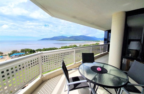 Cairns North Apartment | Cairns Ocean View Apartment