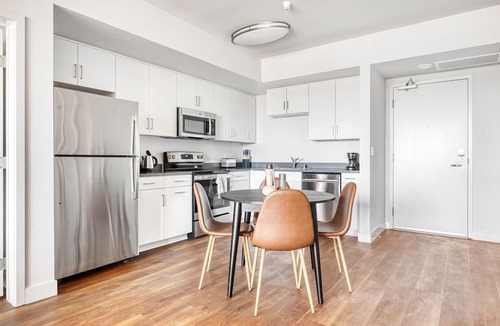 Inglewood Apartment | Tasteful Westchester 2BR w/Pool, Gym & W/D, 5 mins to LAX, by Blueground