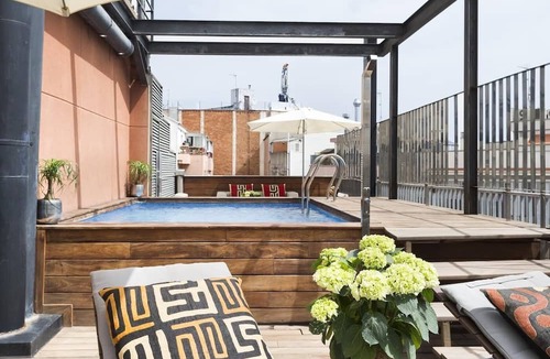 el Fort Pienc Apartment | Rooftop Pools Apartment, by Old Town!