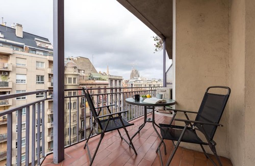 Dreta de l'Eixample Apartment | Cute 3 bedroom flat with a nice terrace very near Sagrada Familia
