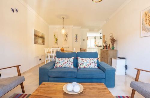 Malaga Historic Centre Condo | "La casa de las Artes" Spacious contemporary apartment in the heart of Málaga