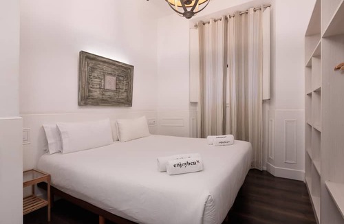 El Raval Apartment | Design and comfort on the Rambla