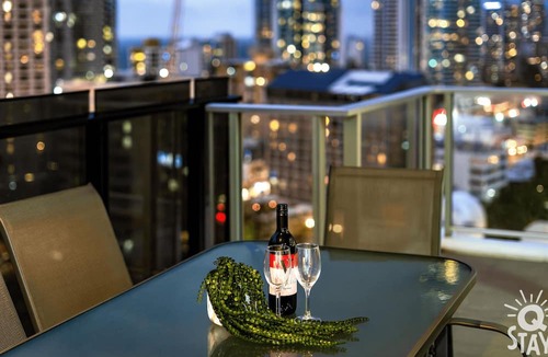 Surfers Paradise Apartment | Circle on Cavill 3 Bedroom Ocean View — Q Stay