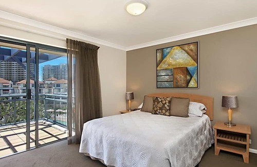 Coolangatta Apartment | Calypso Plaza 403 - Coolangatta Beachfront