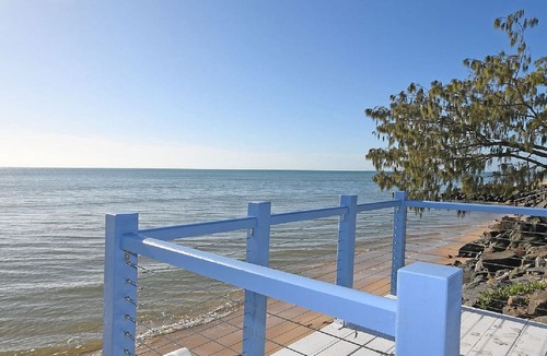 Traviston House | Burrum Beach House-Waterfront-Private Jetty-2BR