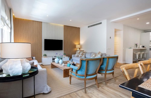 La Caleta Apartment | Genteel Home Paseo de Reding
