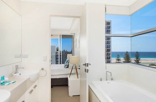 Coolangatta Apartment | Eden Apartments Unit 901 Easy walk to Twin Towns services club and patrolled beaches with Wi-Fi Inc.