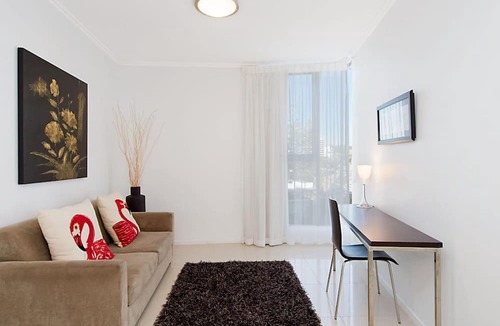 Coolangatta Apartment | Reflections tower 2 Unit 401 Greenmount Beachfront with Wi-Fi included Easy walk to shops and cafes