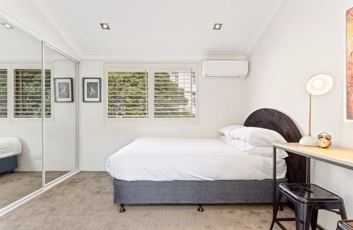 Chippendale Apartment | Elegantly Modern 2-Bed In The Heart of Chippendale